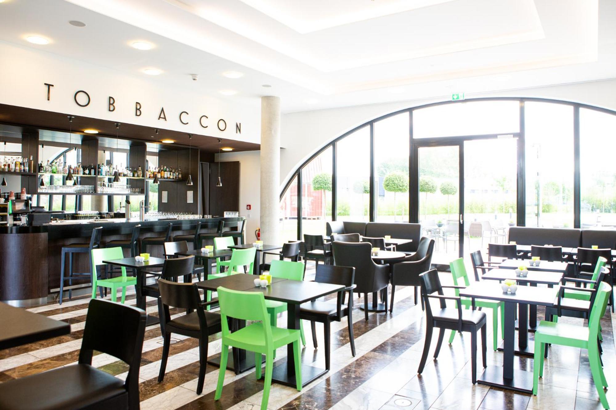Tobbaccon Hotel เบนส์ไฮม์ ภายนอก รูปภาพ