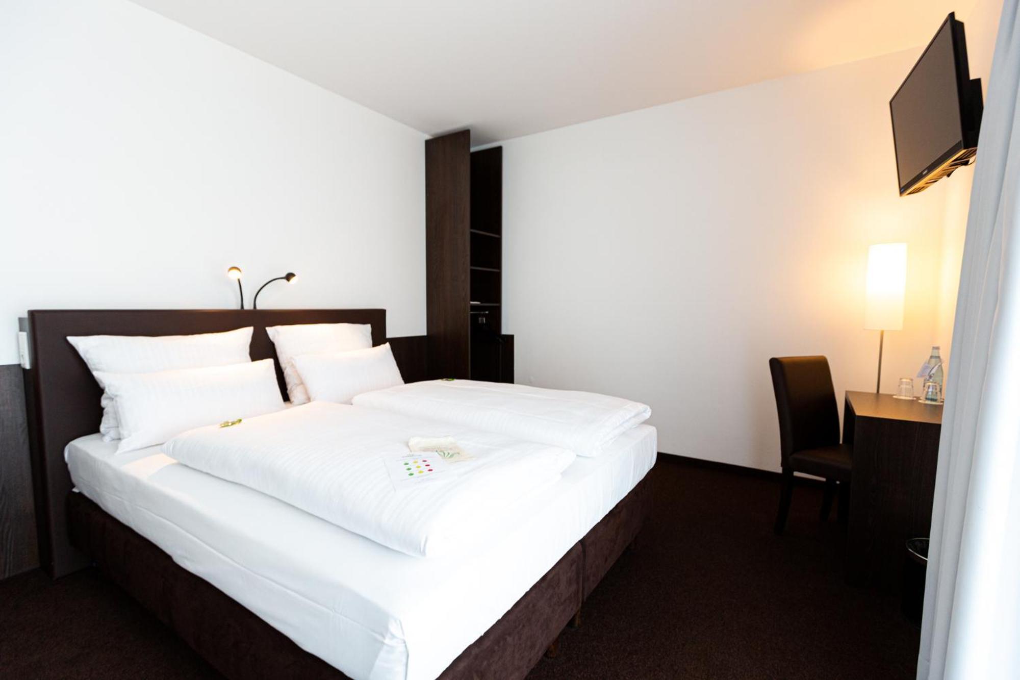 Tobbaccon Hotel เบนส์ไฮม์ ภายนอก รูปภาพ