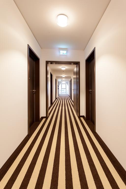 Tobbaccon Hotel เบนส์ไฮม์ ภายนอก รูปภาพ